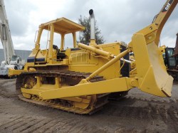 bulldozer-komatsu-D68E-1 serie1280-1